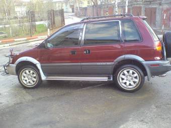 1993 Mitsubishi RVR Photos