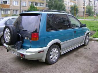 1993 Mitsubishi RVR Photos