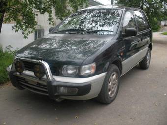 1993 Mitsubishi RVR Pictures