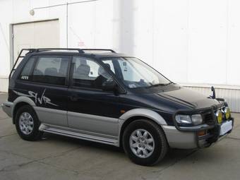 1994 Mitsubishi RVR Images