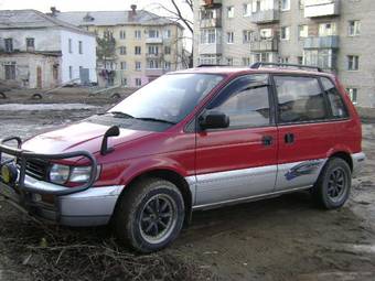 1994 Mitsubishi RVR Pictures