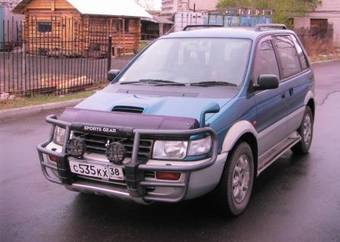 1994 Mitsubishi RVR Pictures