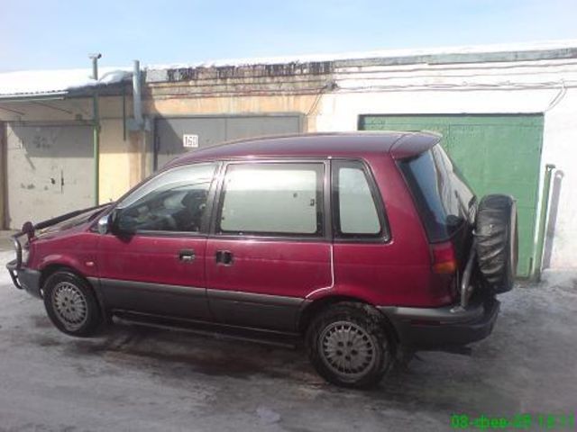1995 Mitsubishi RVR