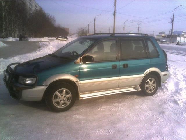 1995 Mitsubishi RVR