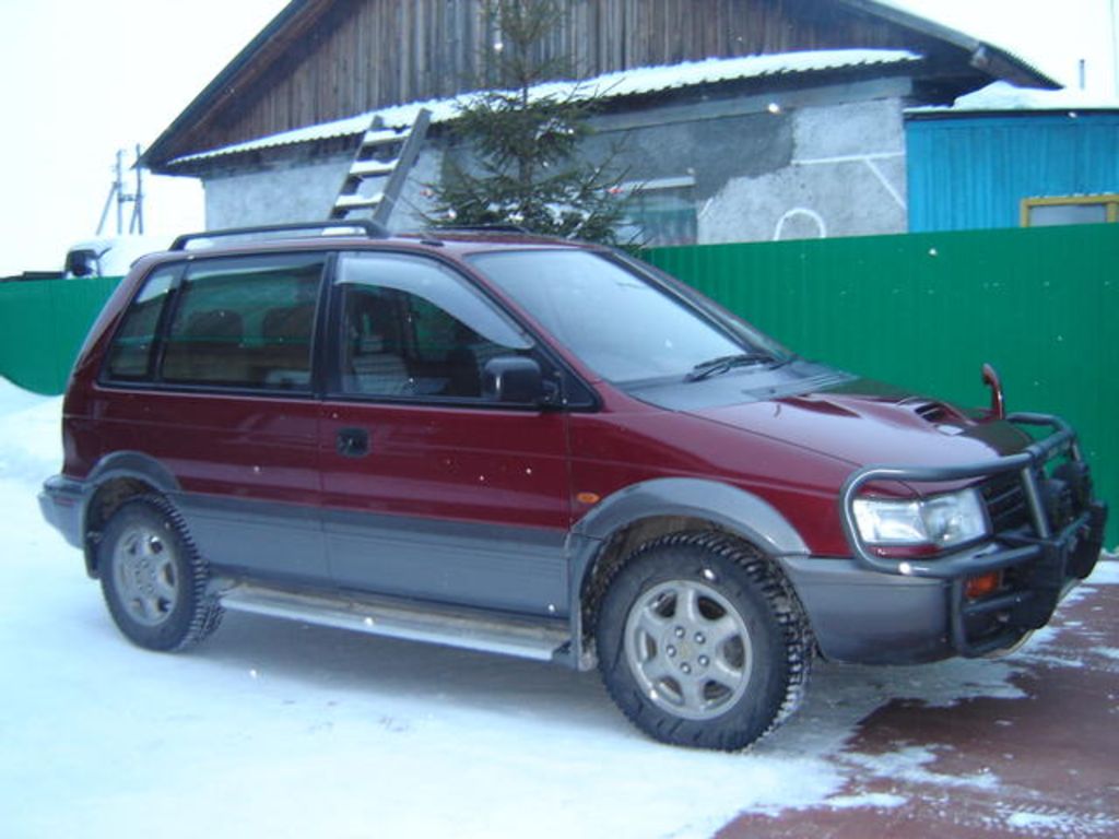 1995 Mitsubishi RVR