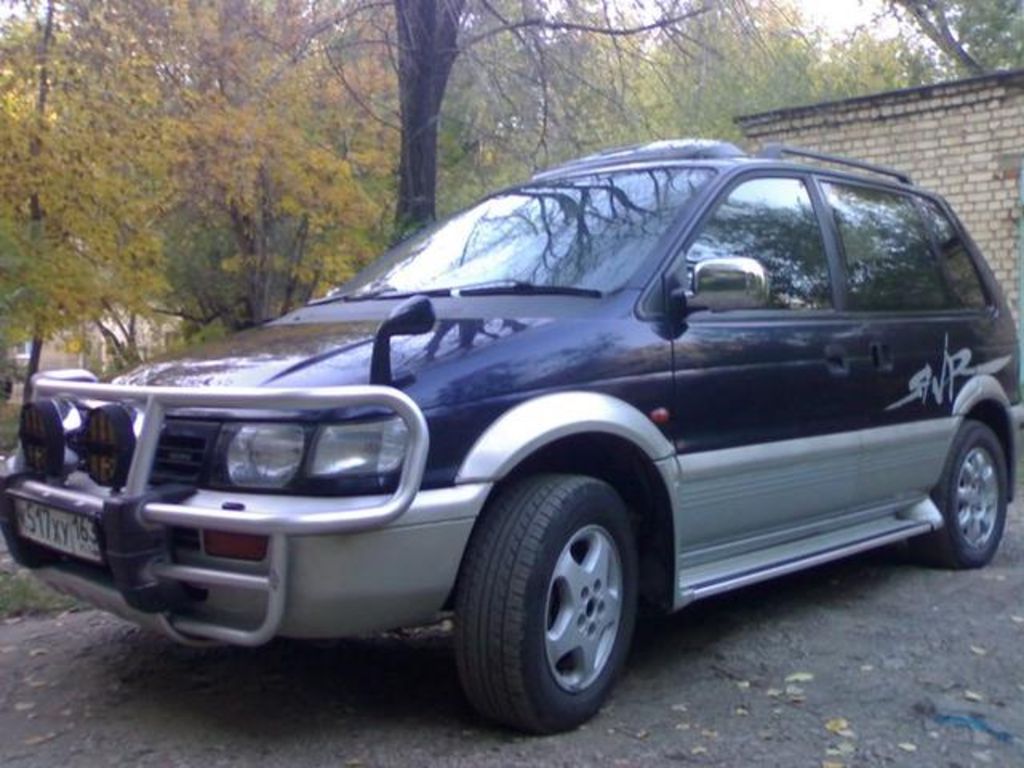 1995 Mitsubishi RVR