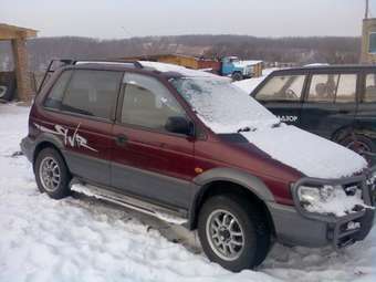 1995 Mitsubishi RVR Photos