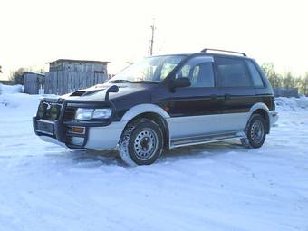 1995 Mitsubishi RVR Photos