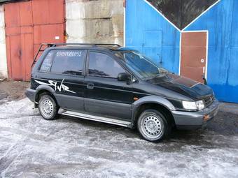 1995 Mitsubishi RVR Pictures