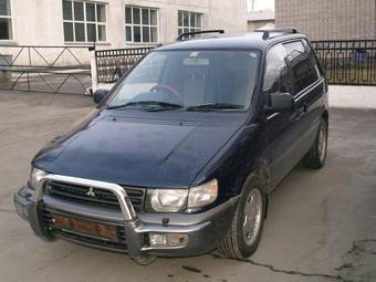 1995 Mitsubishi RVR Photos