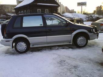 1995 Mitsubishi RVR Pictures