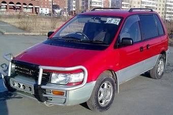 1995 Mitsubishi RVR Photos