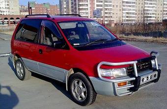 1995 Mitsubishi RVR Photos