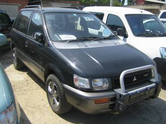 1995 Mitsubishi RVR Photos