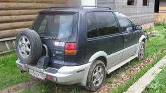 1995 Mitsubishi RVR Photos