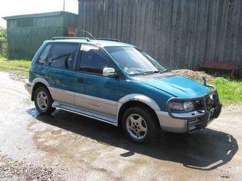 1995 Mitsubishi RVR