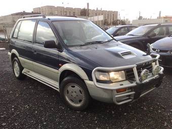 1995 Mitsubishi RVR Photos