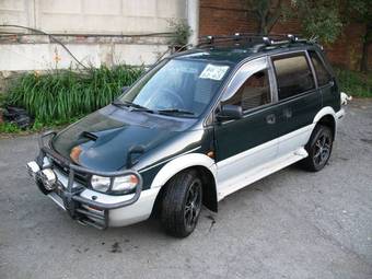 1995 Mitsubishi RVR Photos