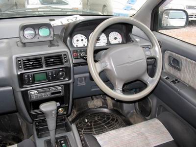 1996 Mitsubishi RVR Pictures