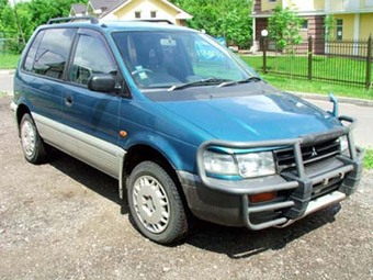 1996 Mitsubishi RVR Images