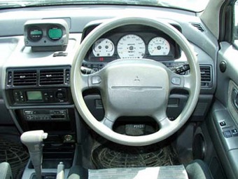 1996 Mitsubishi RVR Pictures