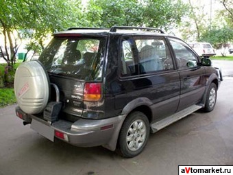 1996 Mitsubishi RVR Photos