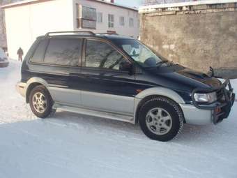 1996 Mitsubishi RVR Photos