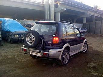 1996 Mitsubishi RVR Pictures