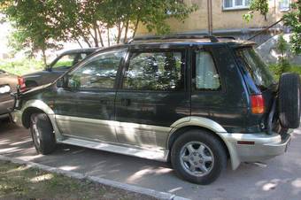 1996 Mitsubishi RVR Photos