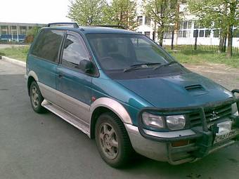 1996 Mitsubishi RVR Photos