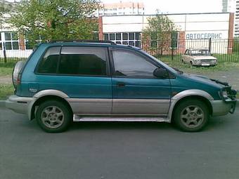 1996 Mitsubishi RVR Photos