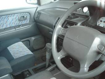 1996 Mitsubishi RVR Pictures