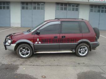 1996 Mitsubishi RVR Pictures