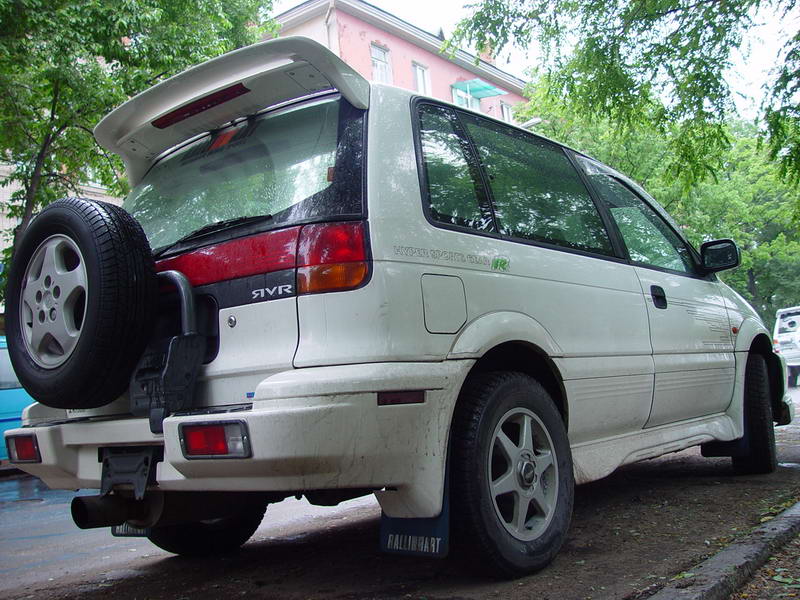 1997 Mitsubishi RVR