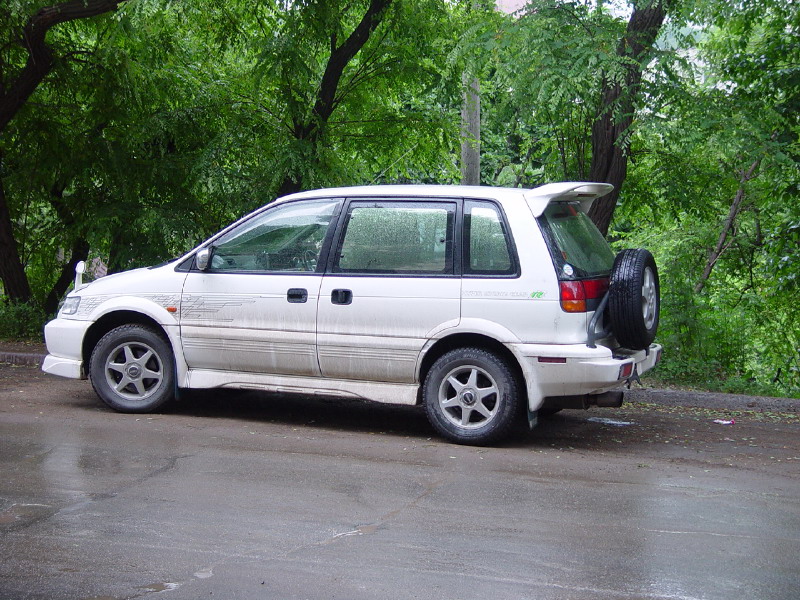 1997 Mitsubishi RVR