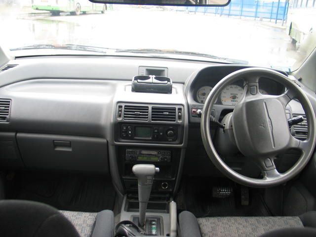 1997 Mitsubishi RVR