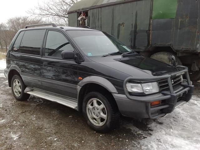 1997 Mitsubishi RVR