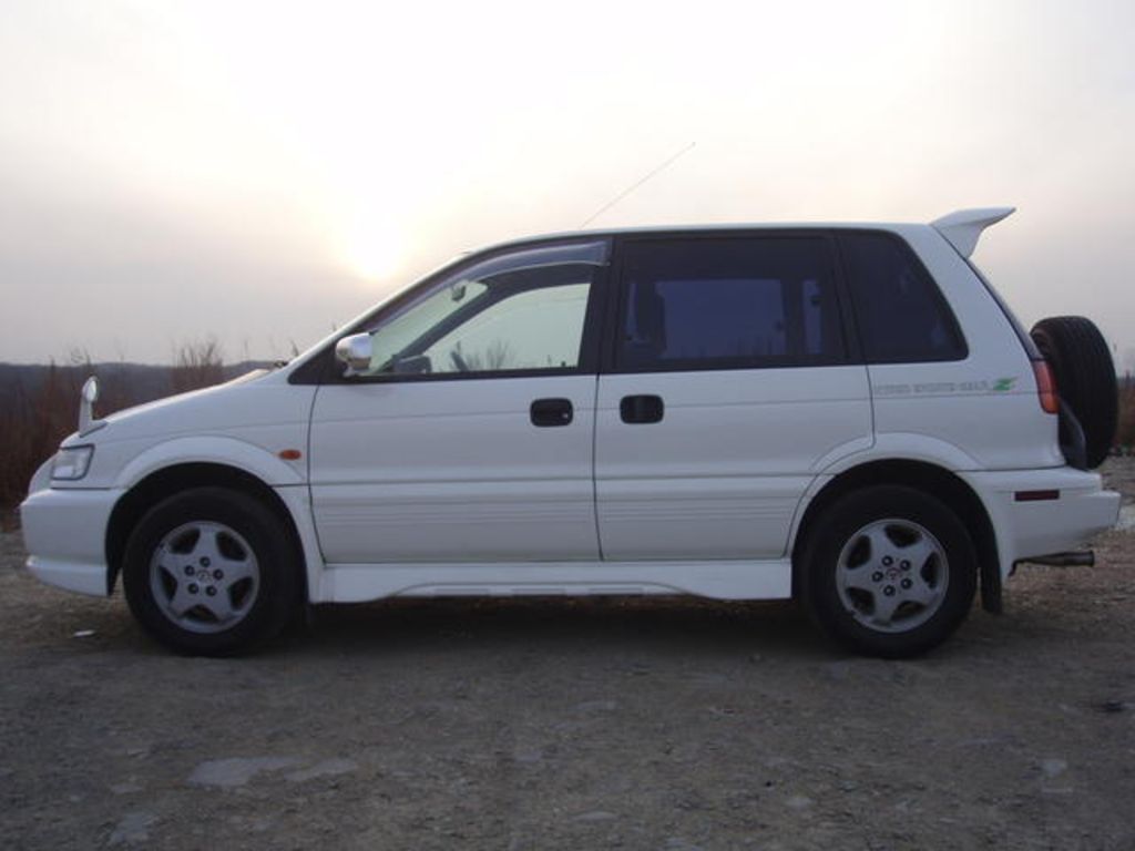 1997 Mitsubishi RVR