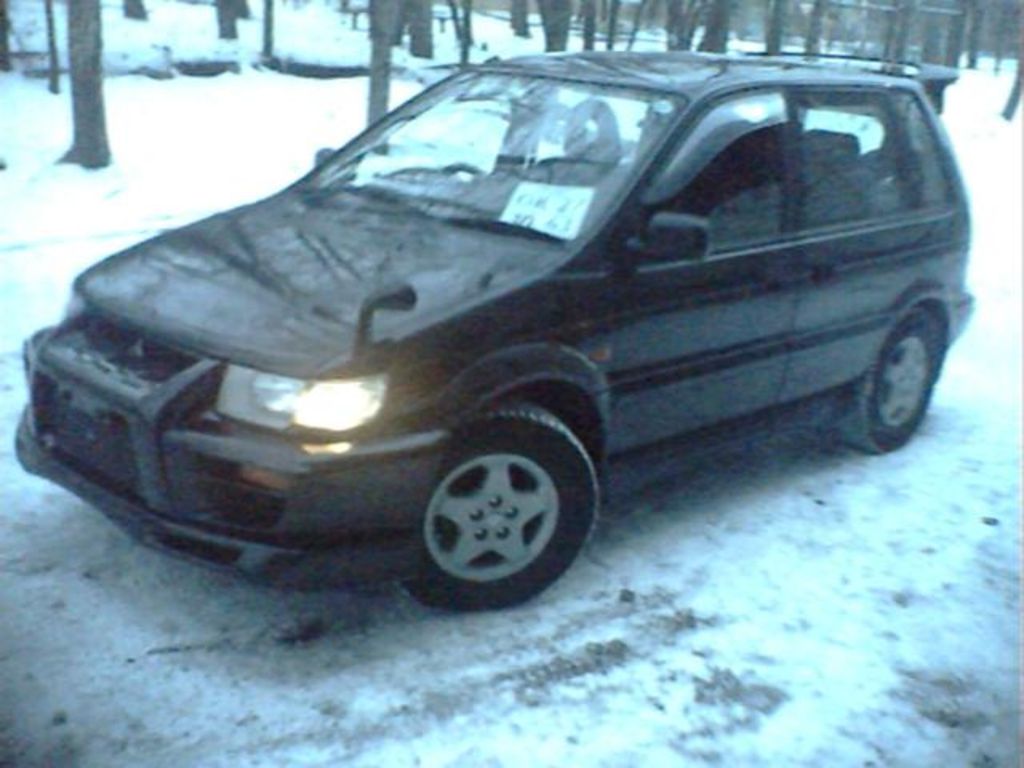 1997 Mitsubishi RVR