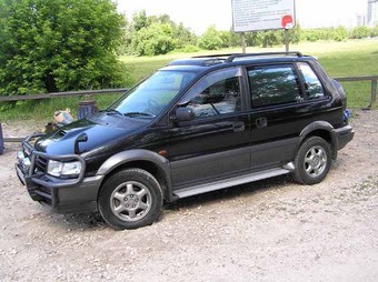 1997 Mitsubishi RVR Pics