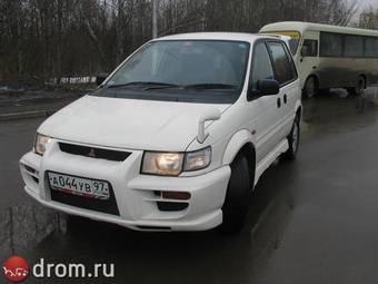 1997 Mitsubishi RVR Pictures