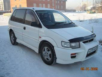 1997 Mitsubishi RVR Pictures