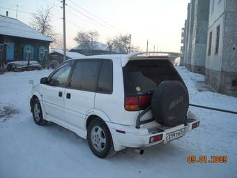 1997 Mitsubishi RVR Pictures