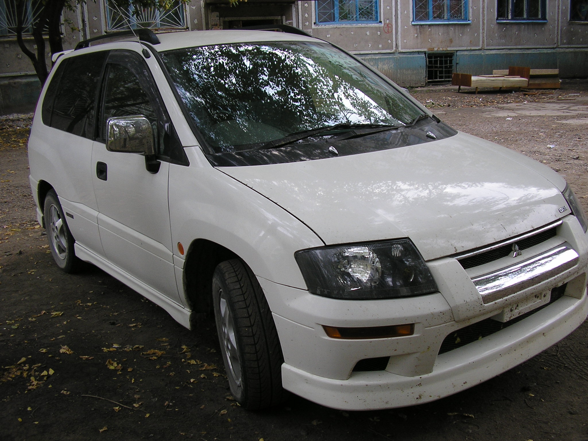1998 Mitsubishi RVR