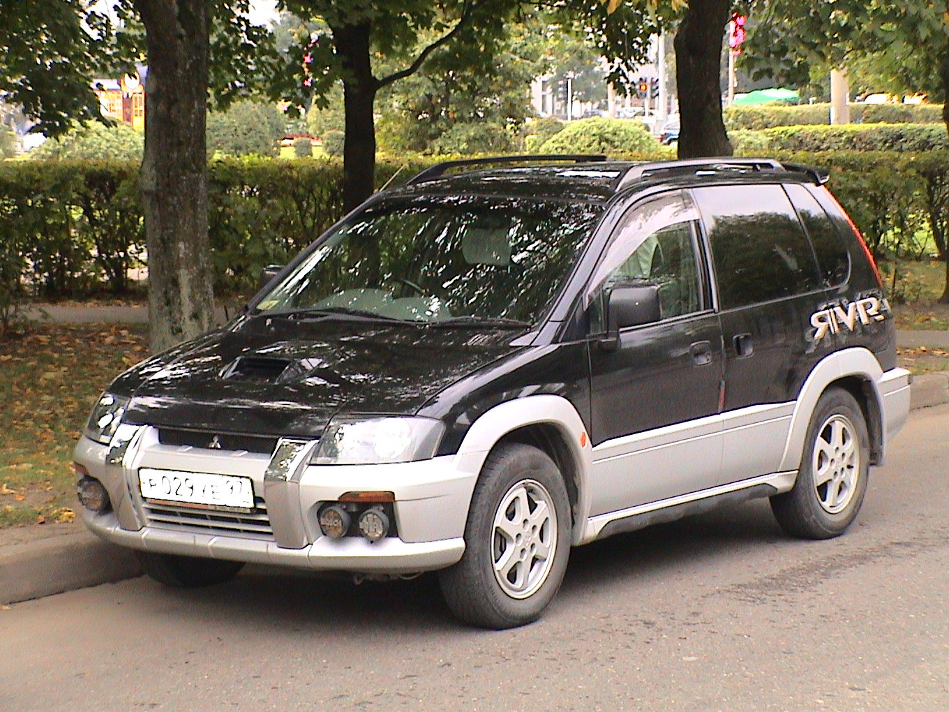 1998 Mitsubishi RVR