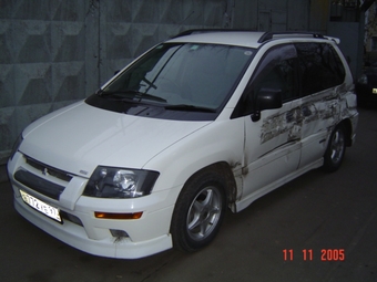 1998 Mitsubishi RVR