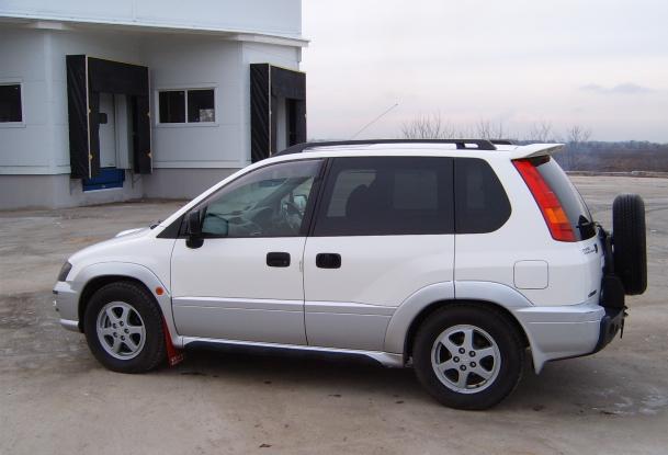 1998 Mitsubishi RVR