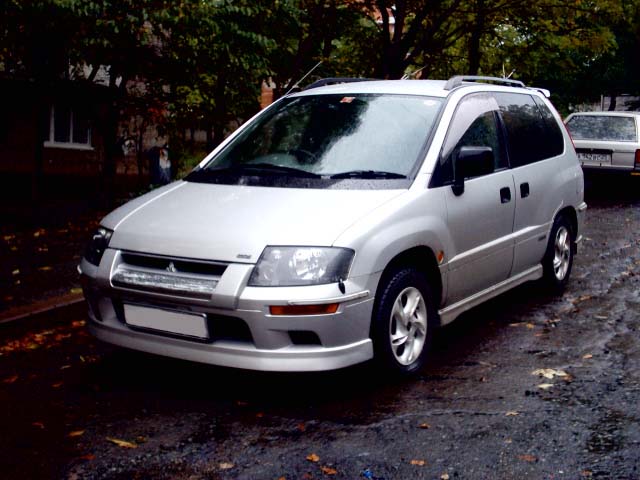 1998 Mitsubishi RVR