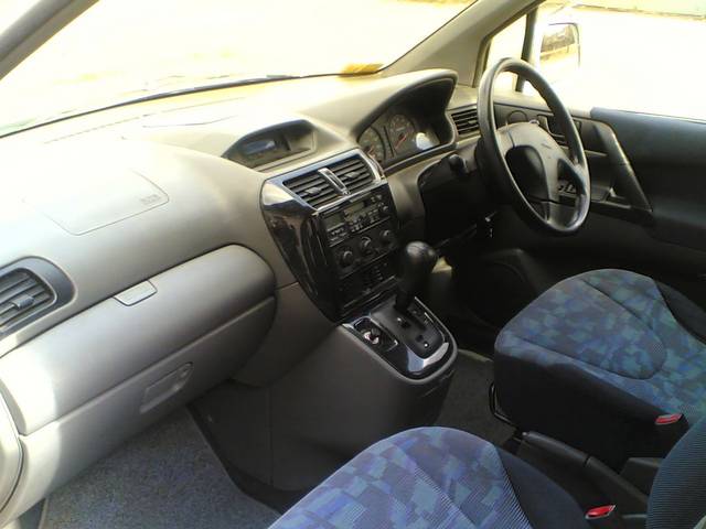 1998 Mitsubishi RVR
