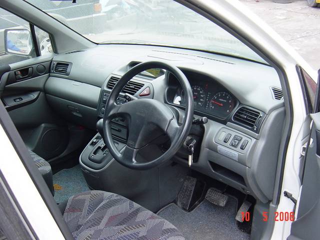 1998 Mitsubishi RVR